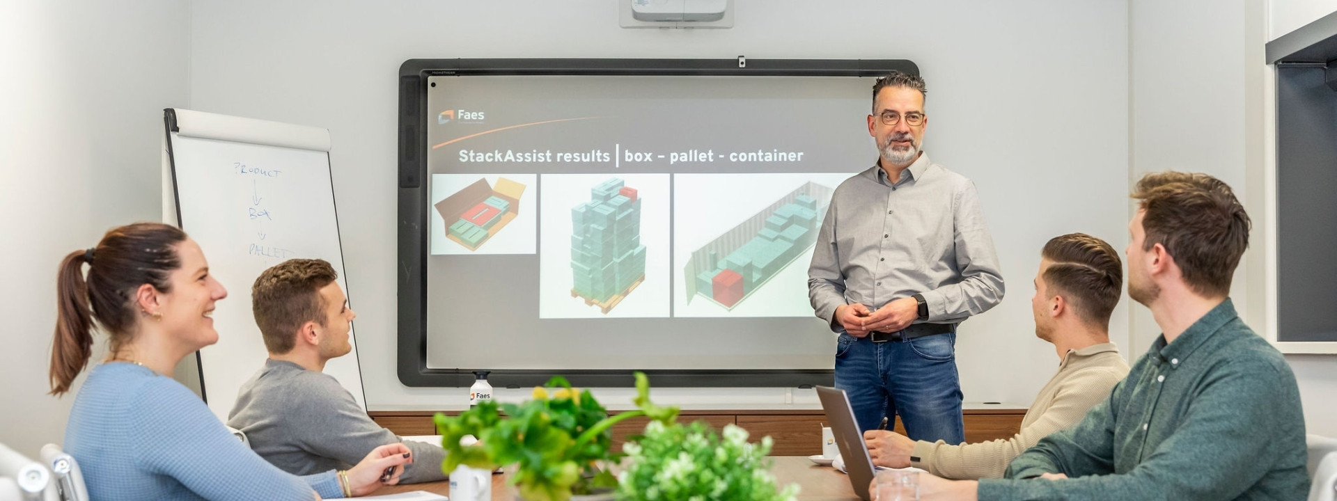 Faes presentatie van StackAssist software met resultaten voor box pallet container