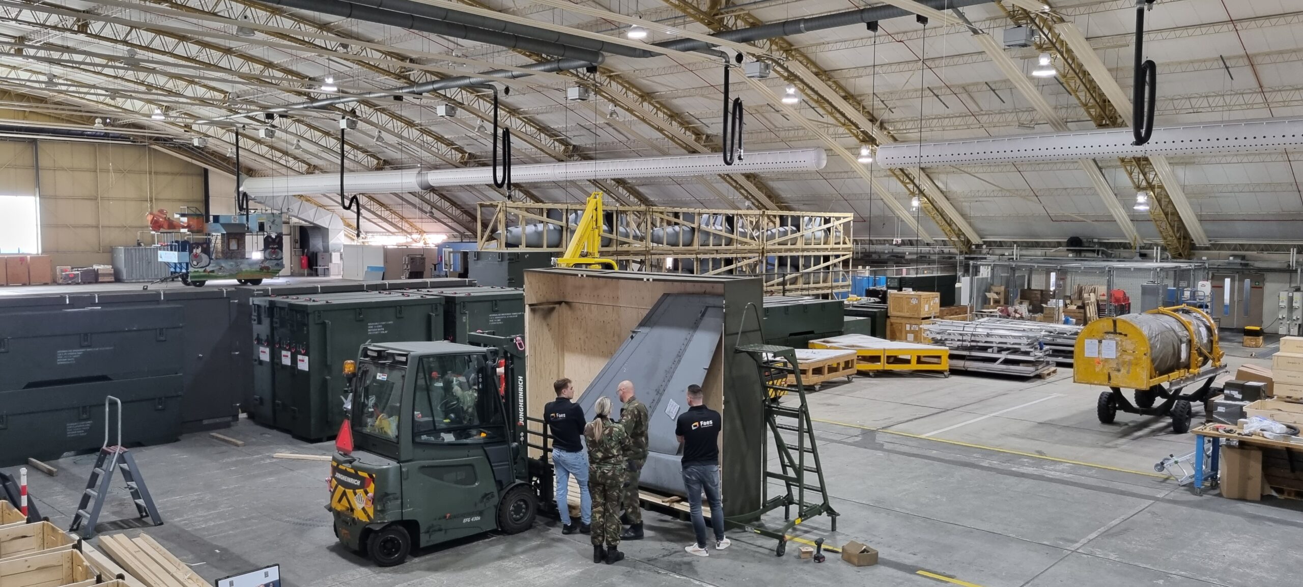 Waarom kiezen defensie en luchtvaart voor kisten op maat?